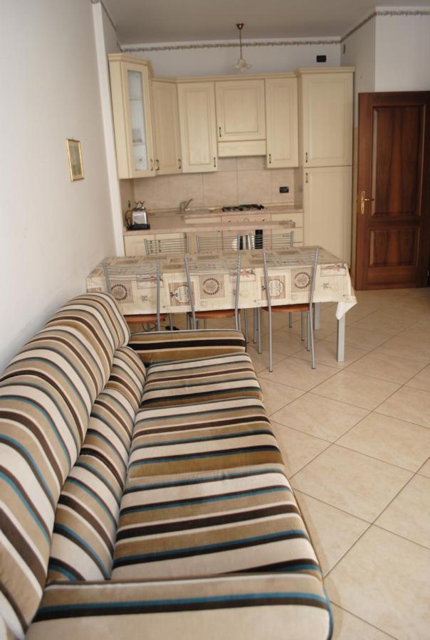 Appartamento A Marina dʼAndora Exteriör bild